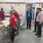 Pune University: कुलगुरूंची रिफॅक्टरीला अचानक भेट, जेवणाचा दर्जा, स्वच्छतेची केली पाहणी